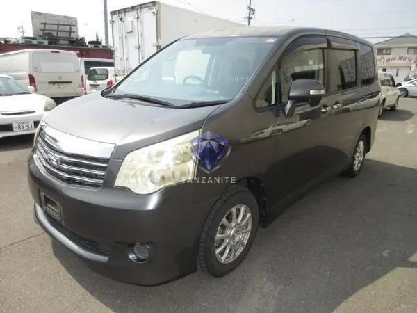 2011 Toyota Noah
