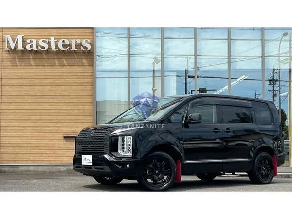 2021 Mitsubishi Delica D5