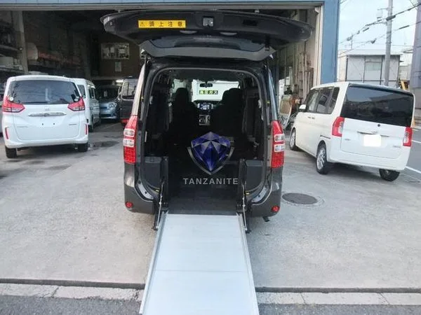 2011 Toyota Noah