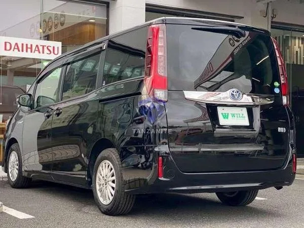 2016 Toyota Noah