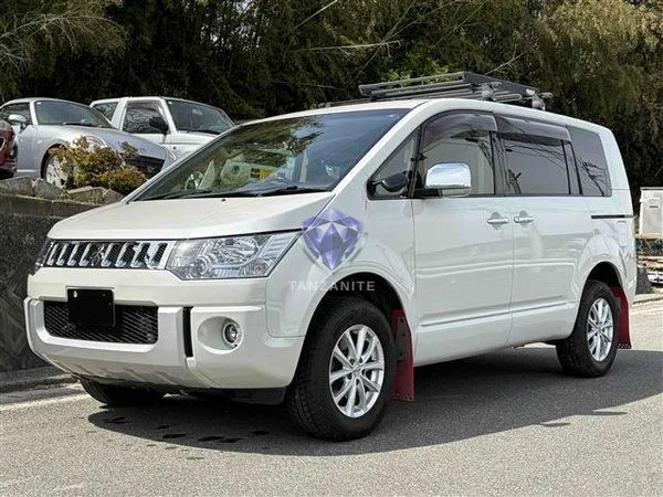 2017 Mitsubishi Delica D5