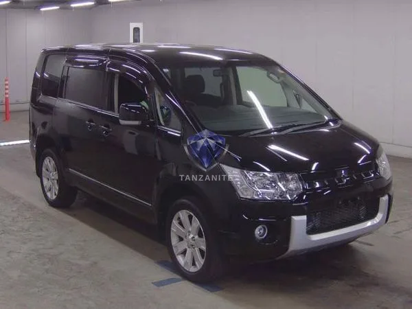 2016 Mitsubishi Delica D5