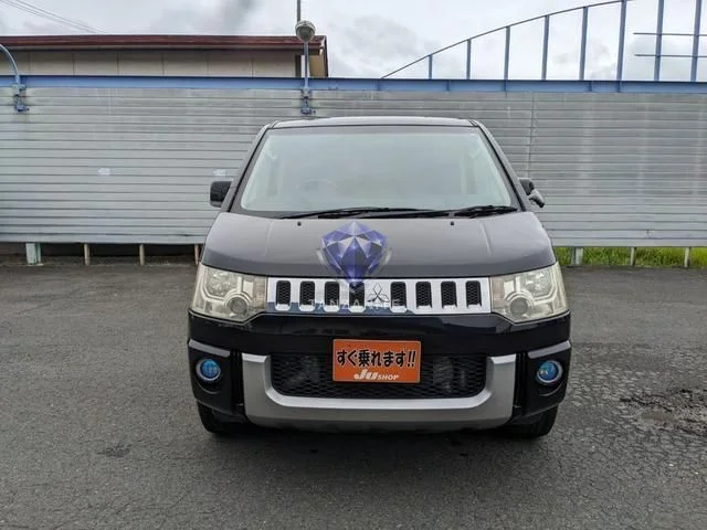 2016 Mitsubishi Delica D5