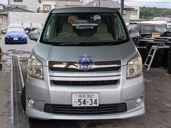 2010 Toyota Noah