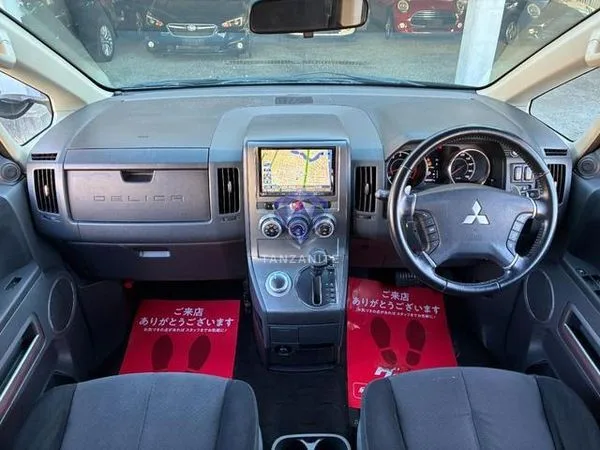 2012 Mitsubishi Delica D5