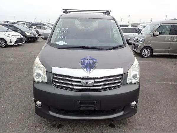 2013 Toyota Noah