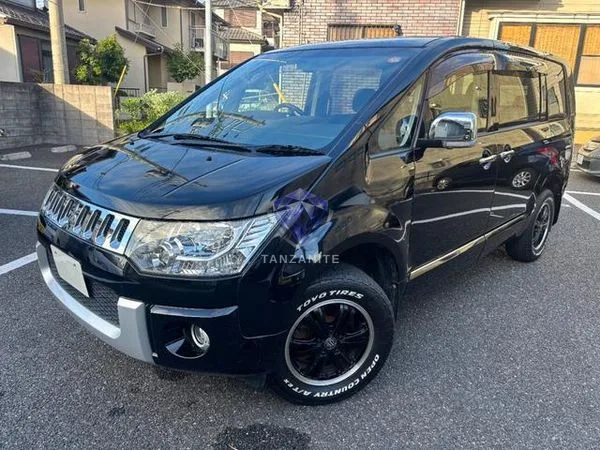 2016 Mitsubishi Delica D5
