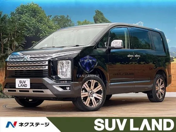 2019 Mitsubishi Delica D5