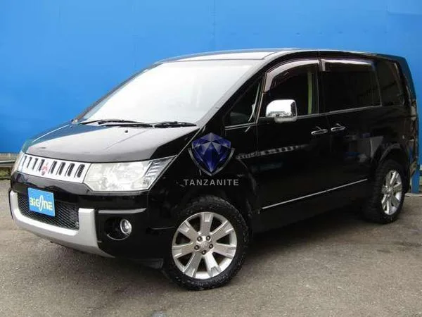 2016 Mitsubishi Delica D5