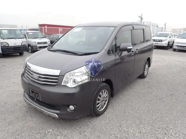 2013 Toyota Noah