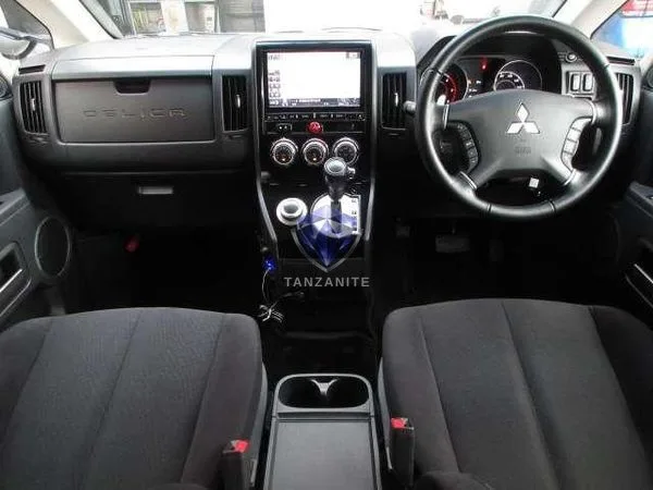 2017 Mitsubishi Delica D5