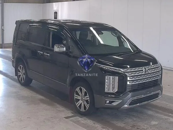 2020 Mitsubishi Delica D5