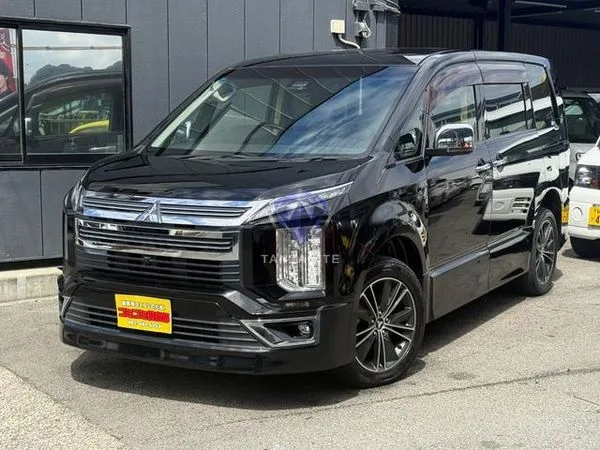 2019 Mitsubishi Delica D5