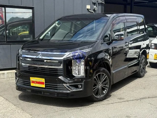 2019 Mitsubishi Delica D5