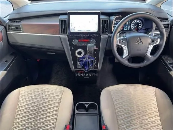 2021 Mitsubishi Delica D5