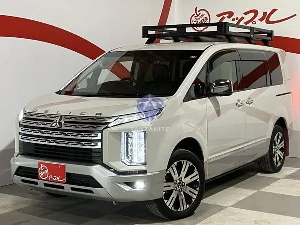 2019 Mitsubishi Delica D5