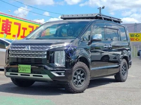 2021 Mitsubishi Delica D5