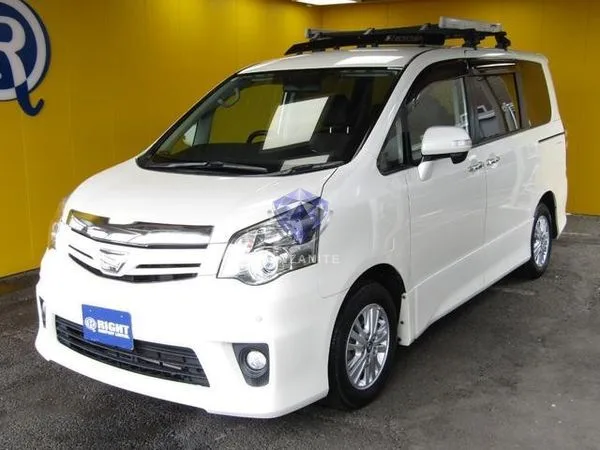 2010 Toyota Noah