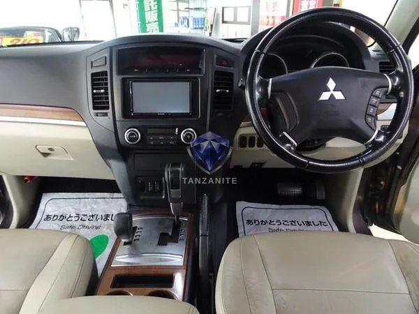 2012 Mitsubishi Pajero