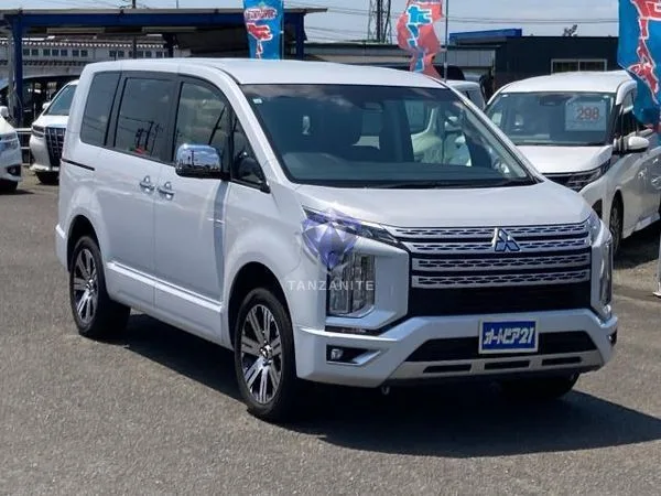 2024 Mitsubishi Delica D5