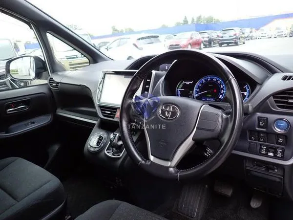 2016 Toyota Noah