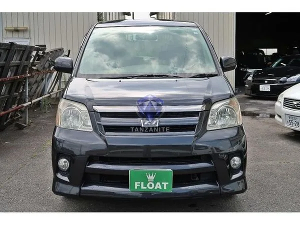 2005 Toyota Noah