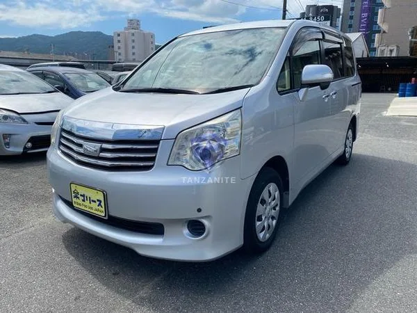2012 Toyota Noah