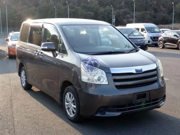 2027 Toyota Noah