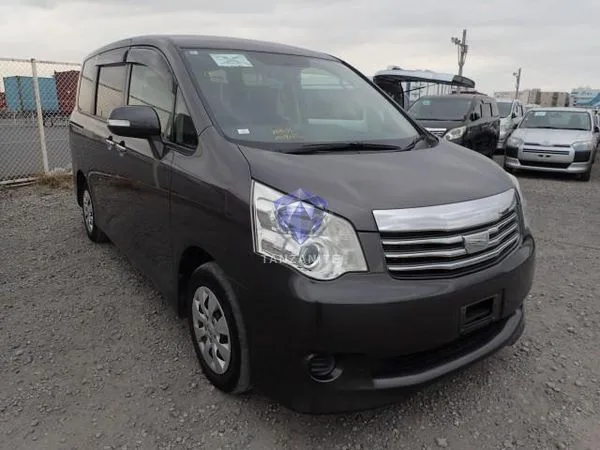 2012 Toyota Noah