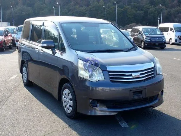 2011 Toyota Noah
