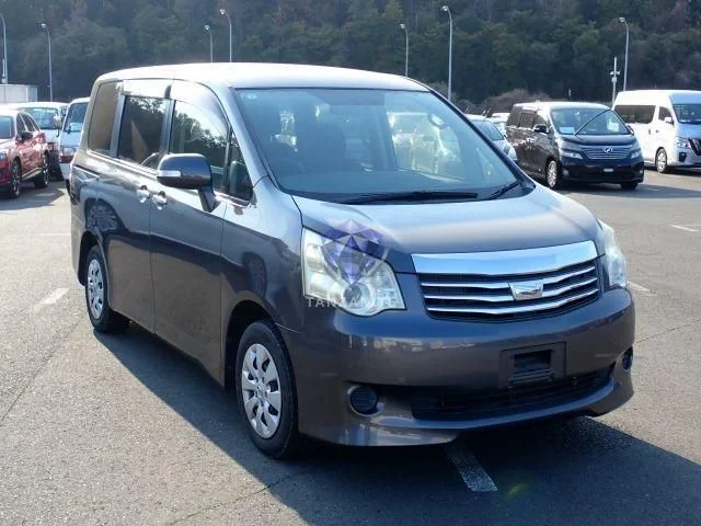 2011 Toyota Noah