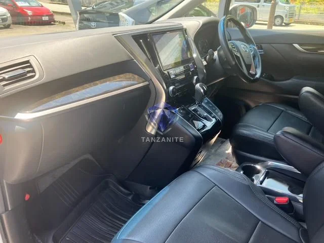2015 Toyota Vellfire