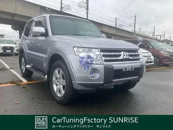 2011 Mitsubishi Pajero