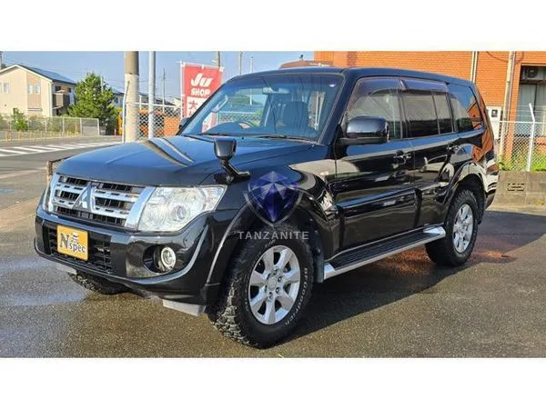 2012 Mitsubishi Pajero