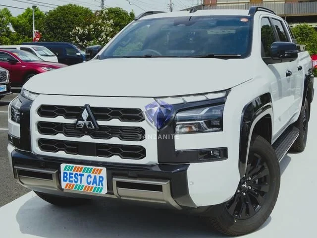 2025 Mitsubishi Triton