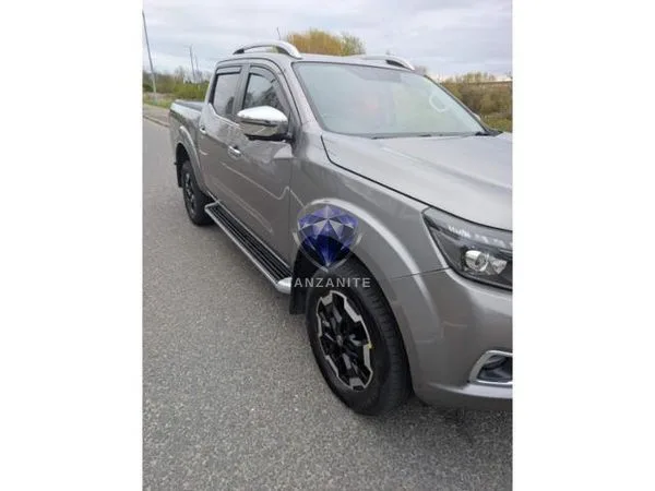 2020 Nissan Navara