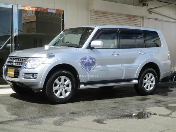 2017 Mitsubishi Pajero