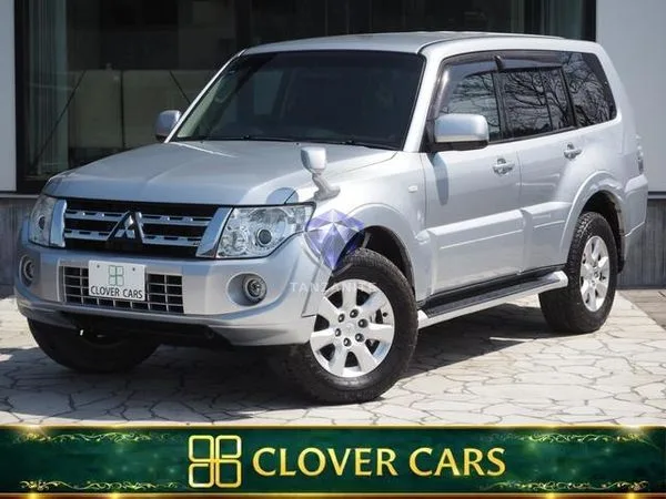 2013 Mitsubishi Pajero